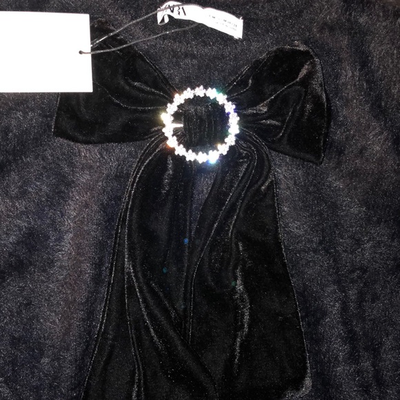 Fuzzy Bow Sweater - Picture 6 of 7